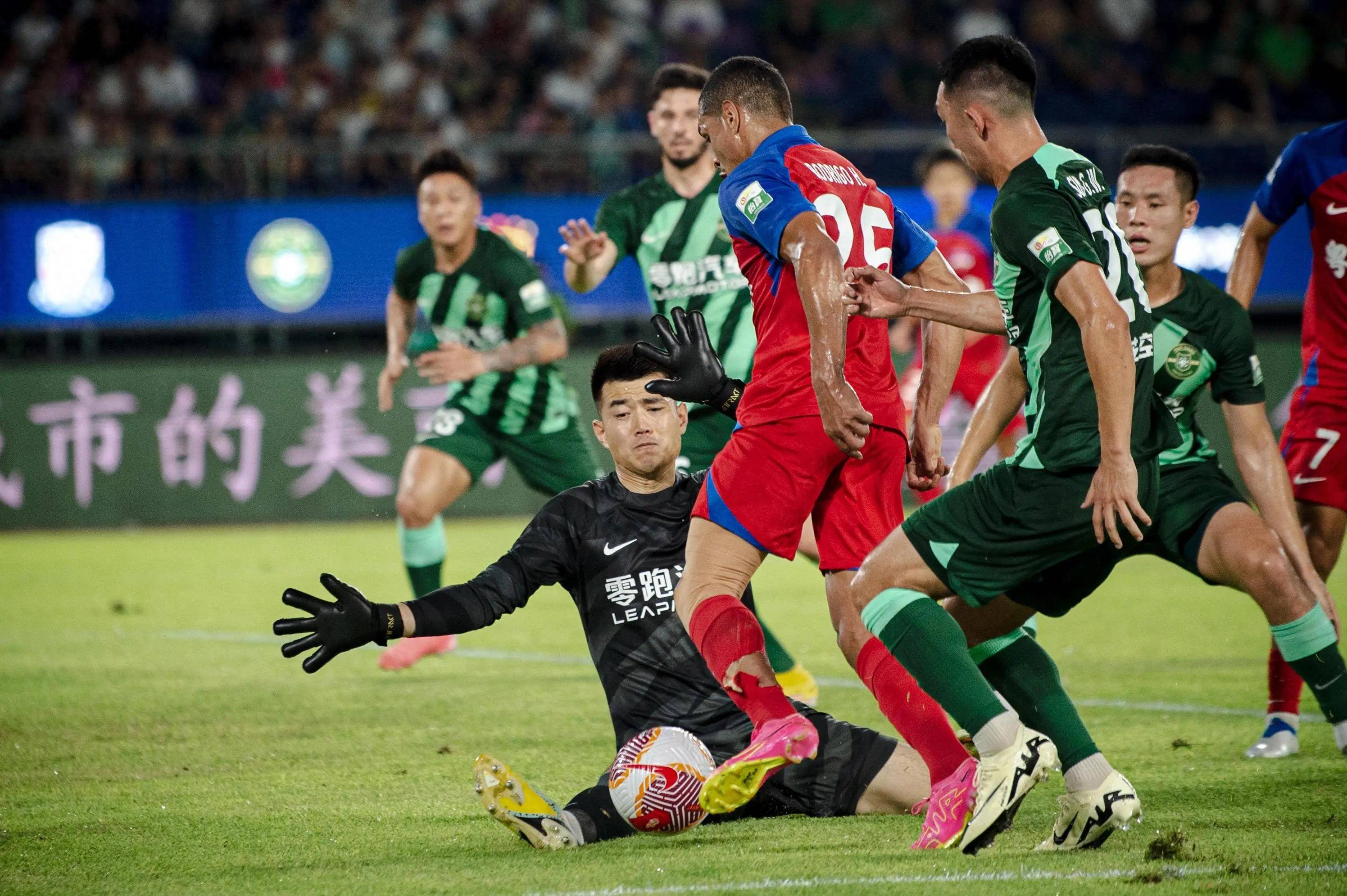 九游下载安装-关于广州队发布备战花絮；赛前外线爆发；法联杯任务艰巨；训练强度显著提升的信息