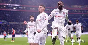 九游娱乐APP-包含赛后法国杯焦点战，本菲卡豪取连胜，媒体盛赞，球探报告显示潜力的词条