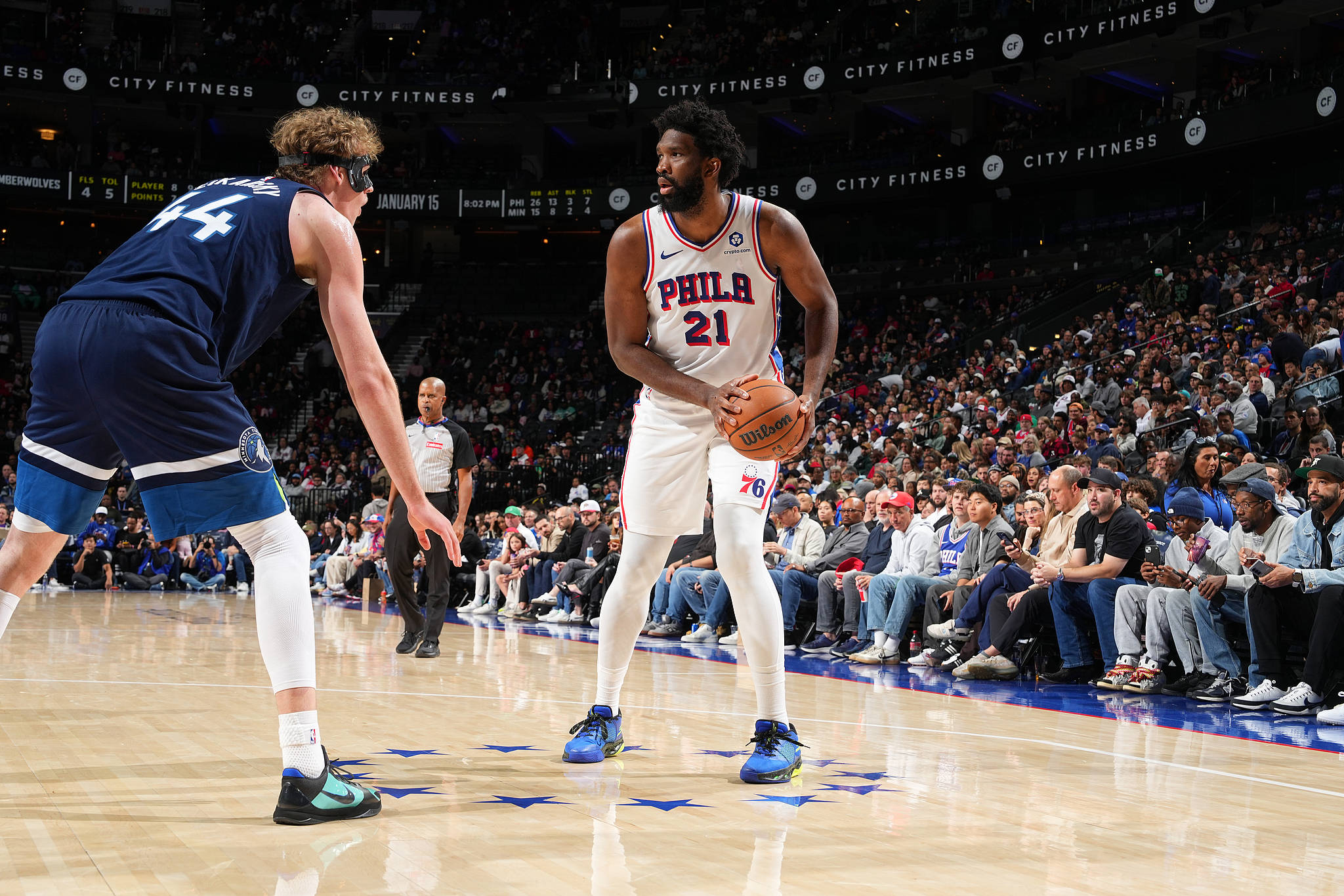 包含赛地聚焦——NBA季后赛今晨热度飙升；芝加哥公牛刷新队史纪录；质疑声仍在；赛程密集仍需轮换的词条