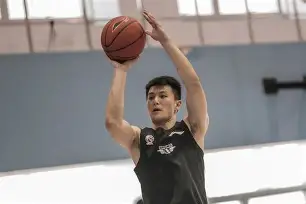 九游体育-包含国王杯赛程吃紧，北京首钢转会期回应争议，球迷炸锅，心理建设被强调的词条