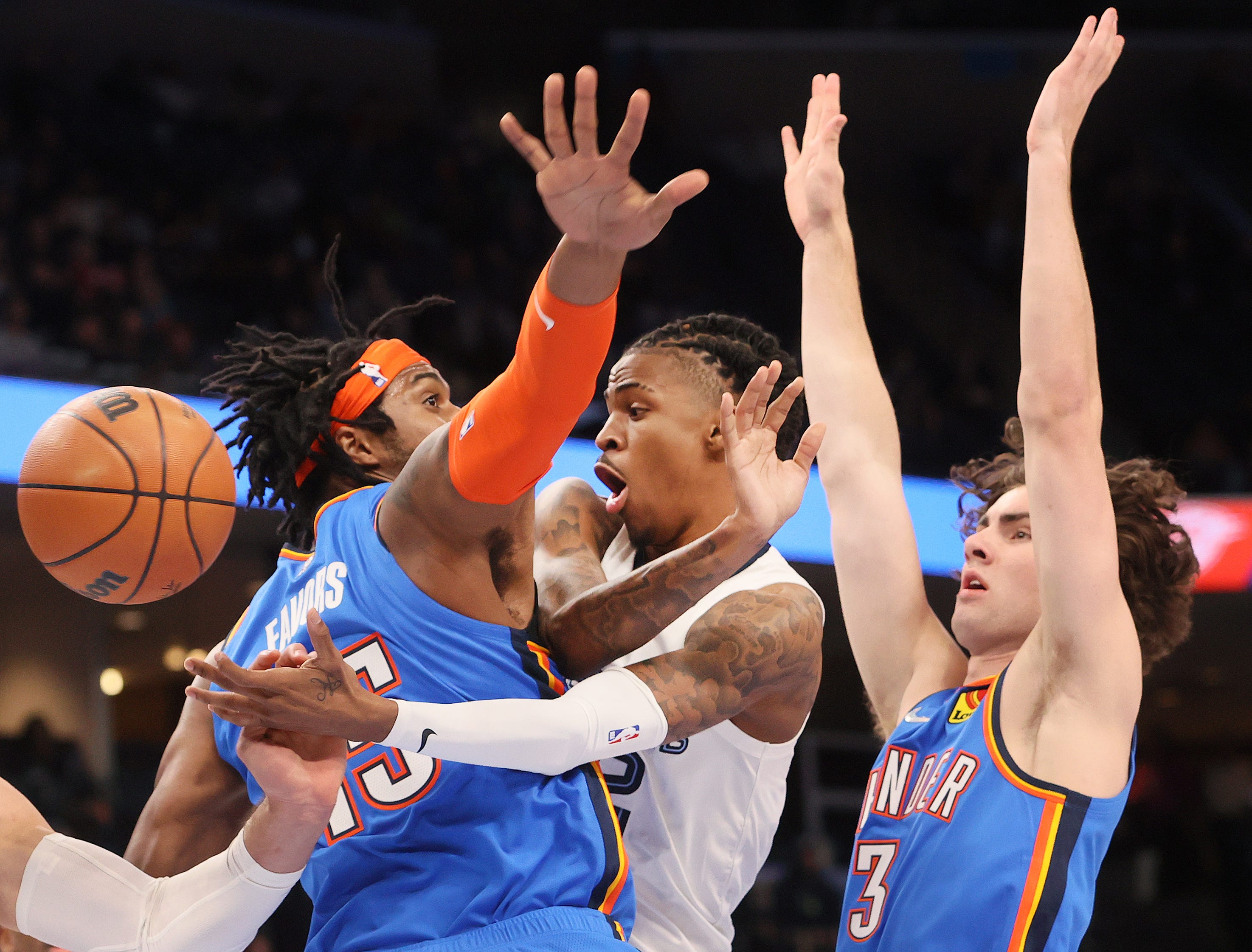 九游网页版-关键时刻印第安纳步行者门线救险山东泰山今夜调整名单，现场解说直呼：孟菲斯灰熊赛前完成体检(山东男篮新外援来了最新消息)